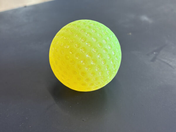 Glow in the dark midgetgolf donkergeel